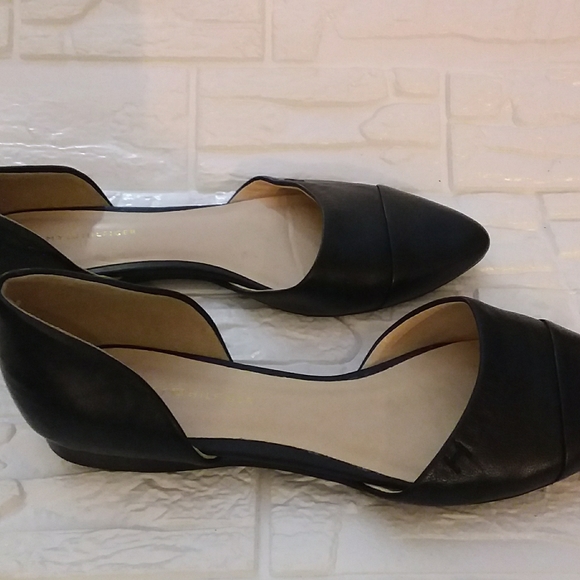 Tommy Hilfiger - Picture 2 of 4